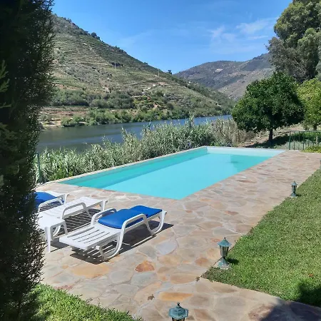 Casa Situada As Margens Do Rio Douro Na Regiao Vinhateira Do Vale Do Douro Alijó